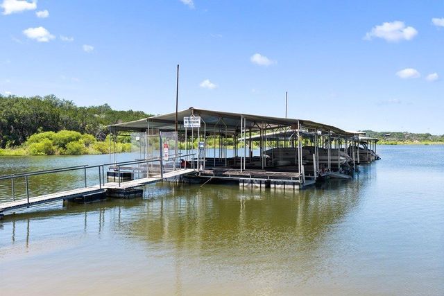 334 Coventry RD, Spicewood, TX 78669