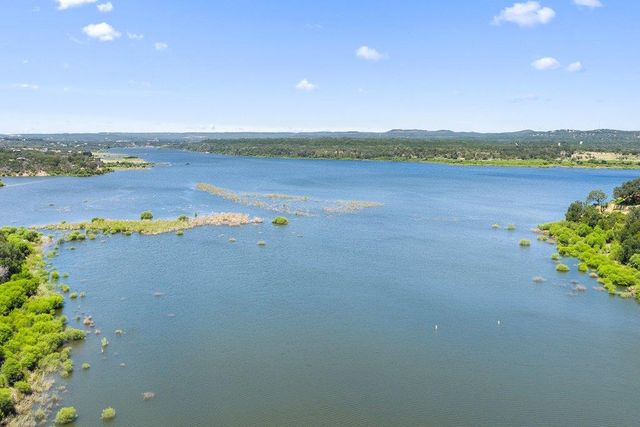 334 Coventry RD, Spicewood, TX 78669