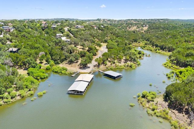 334 Coventry RD, Spicewood, TX 78669