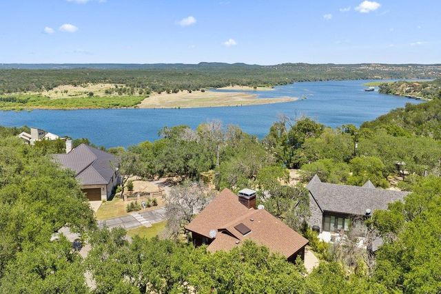 334 Coventry RD, Spicewood, TX 78669