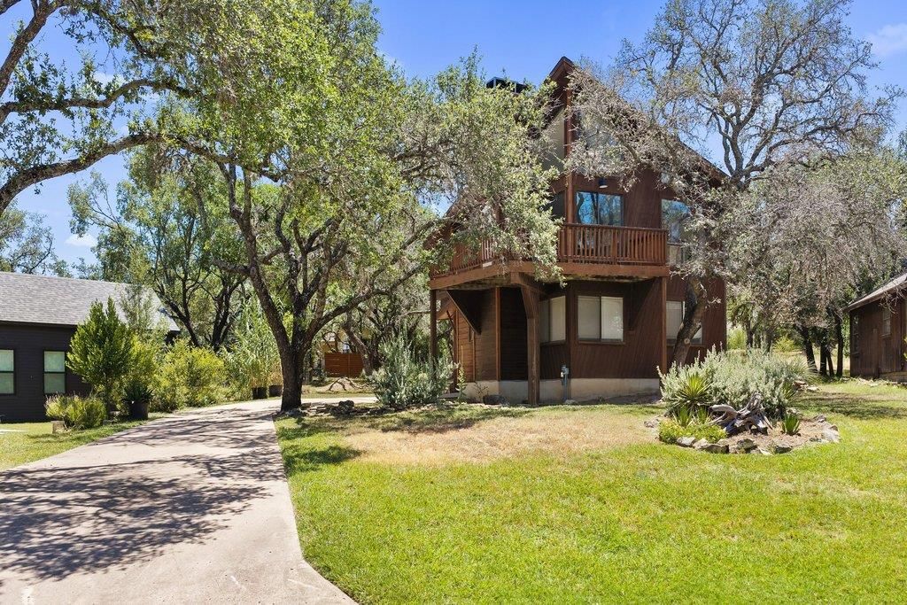 334 Coventry RD, Spicewood, TX 78669
