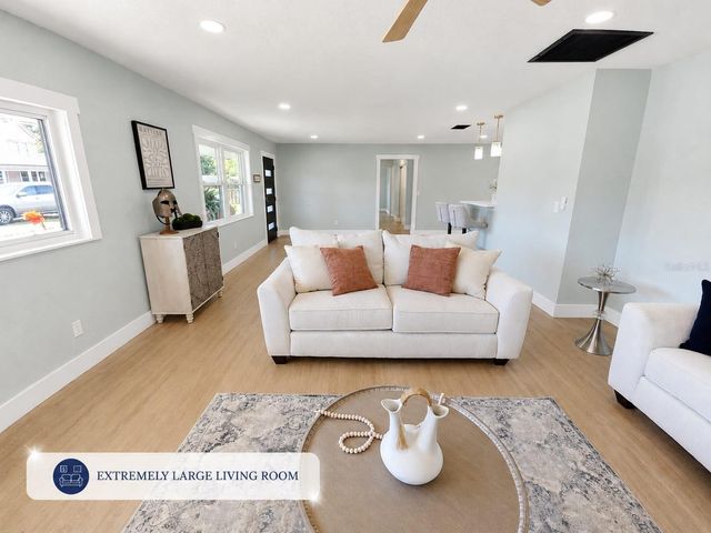7001 59TH STREET N, Pinellas Park, FL 33781