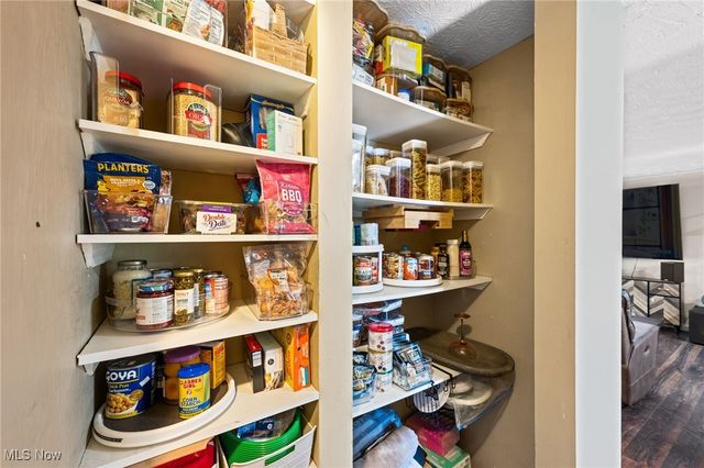 7084 Lake Road E, Madison, OH 44057