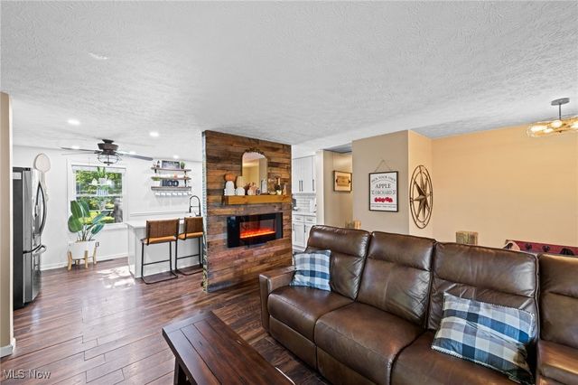 7084 Lake Road E, Madison, OH 44057