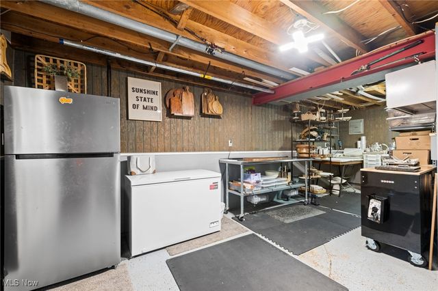 7084 Lake Road E, Madison, OH 44057