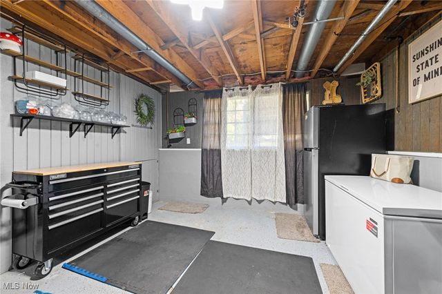 7084 Lake Road E, Madison, OH 44057