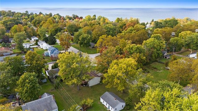 7084 Lake Road E, Madison, OH 44057