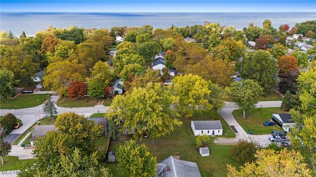 7084 Lake Road E, Madison, OH 44057