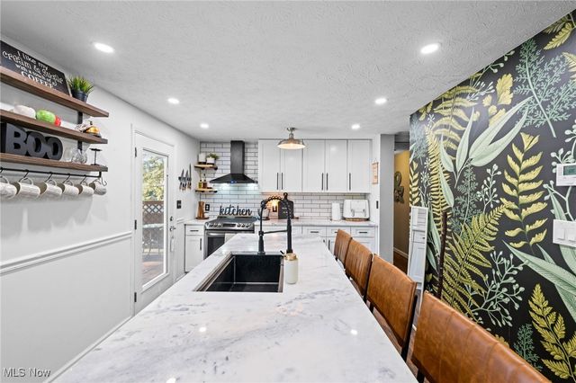 7084 Lake Road E, Madison, OH 44057