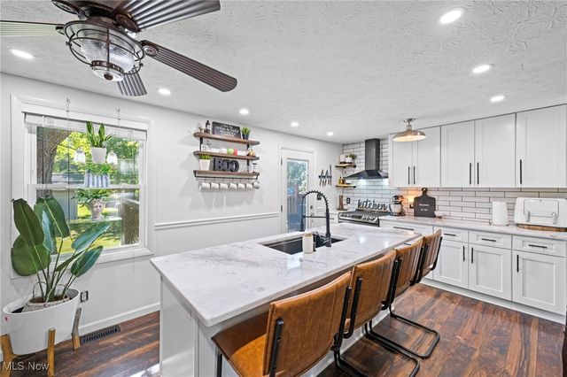 7084 Lake Road E, Madison, OH 44057