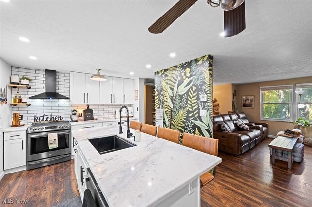 7084 Lake Road E, Madison, OH 44057