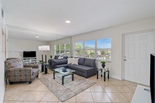 9101 Sunrise Lakes Boulevard 202, Sunrise, FL 33322