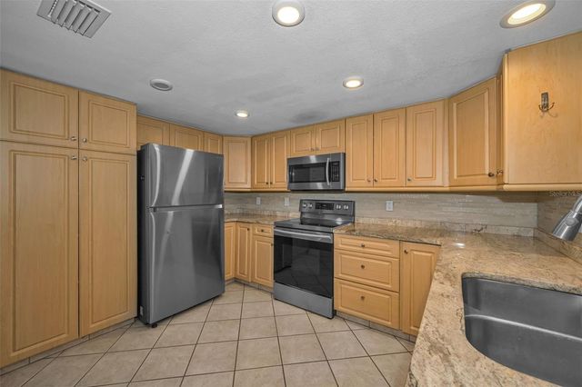 9150 PARK BOULEVARD 6, Seminole, FL 33777