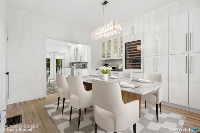 2 Abbey Lane, Newtown, CT 06470