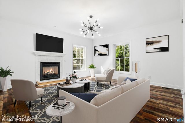 2 Abbey Lane, Newtown, CT 06470