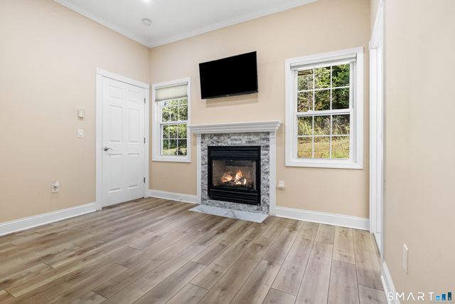 2 Abbey Lane, Newtown, CT 06470