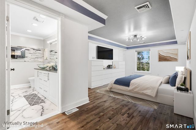 2 Abbey Lane, Newtown, CT 06470