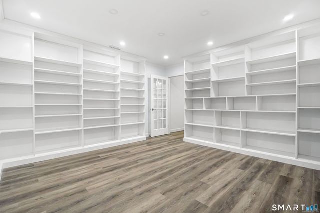 2 Abbey Lane, Newtown, CT 06470