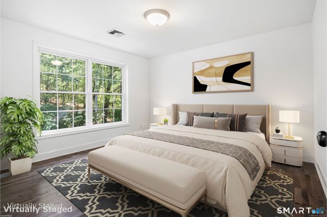 2 Abbey Lane, Newtown, CT 06470