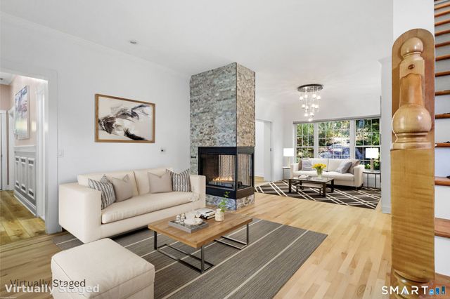 2 Abbey Lane, Newtown, CT 06470