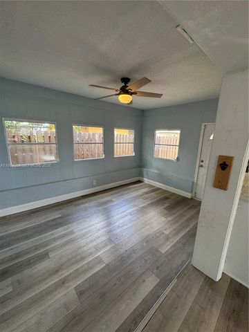 6868 NW 28th St, Sunrise, FL 33313