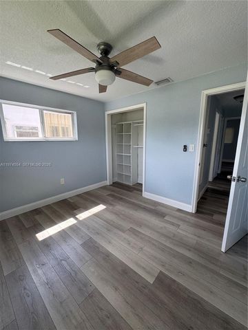 6868 NW 28th St, Sunrise, FL 33313