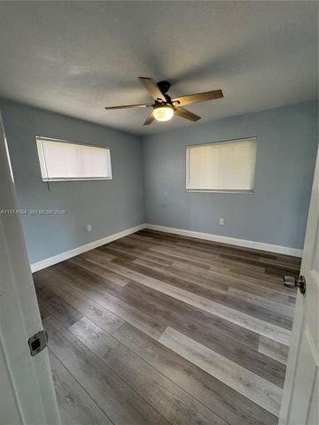 6868 NW 28th St, Sunrise, FL 33313