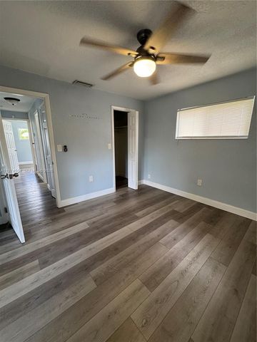 6868 NW 28th St, Sunrise, FL 33313