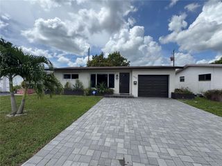 6868 NW 28th St, Sunrise, FL 33313
