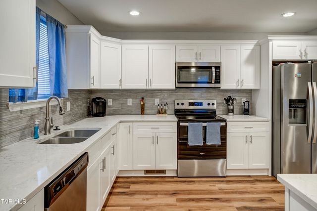 1350 Lemongrass Drive, Jonesborough, TN 37659