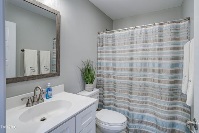 1350 Lemongrass Drive, Jonesborough, TN 37659