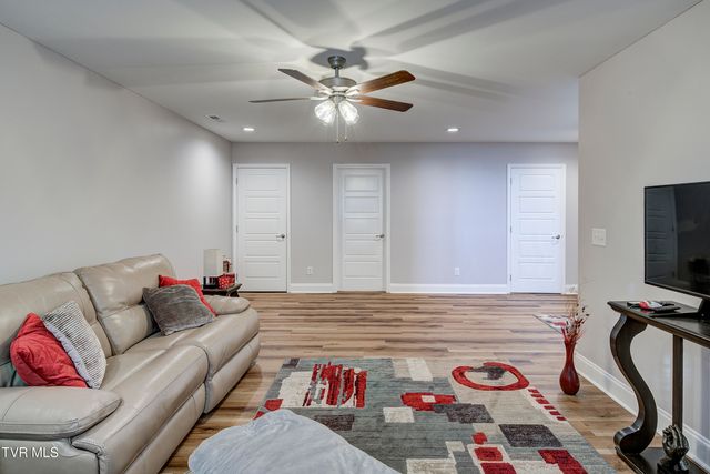 1350 Lemongrass Drive, Jonesborough, TN 37659