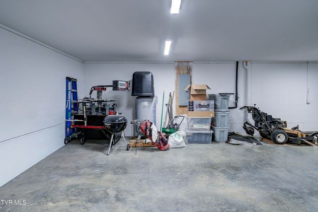 1350 Lemongrass Drive, Jonesborough, TN 37659