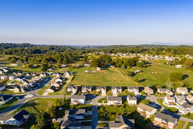 1350 Lemongrass Drive, Jonesborough, TN 37659
