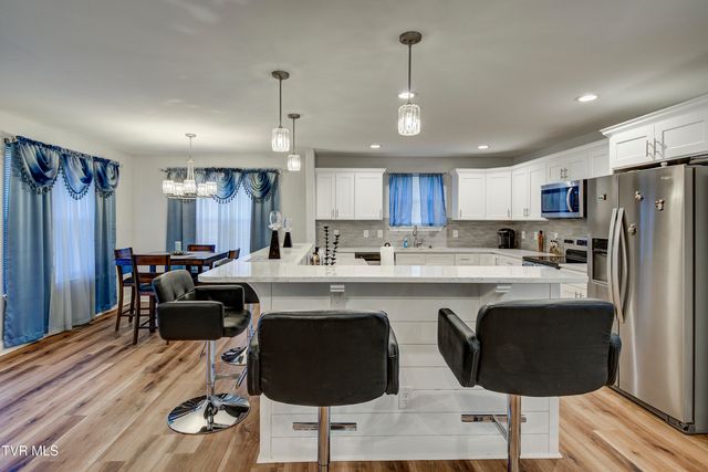 1350 Lemongrass Drive, Jonesborough, TN 37659