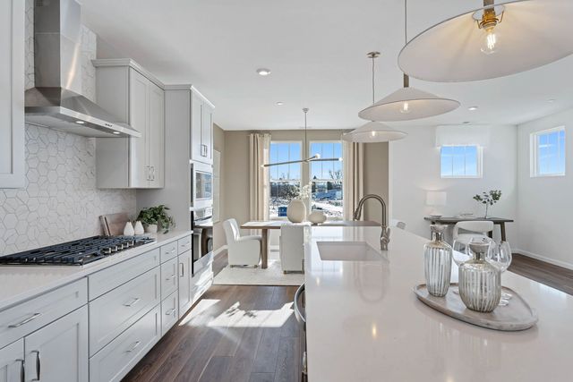 6307 Sandbelt Drive 33002, Woodridge, IL 60517