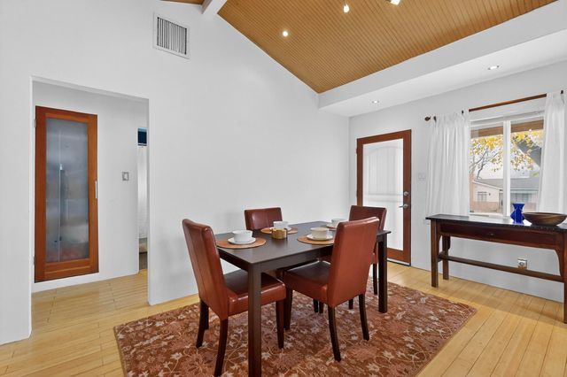 1640 Stanford Drive NE, Albuquerque, NM 87106