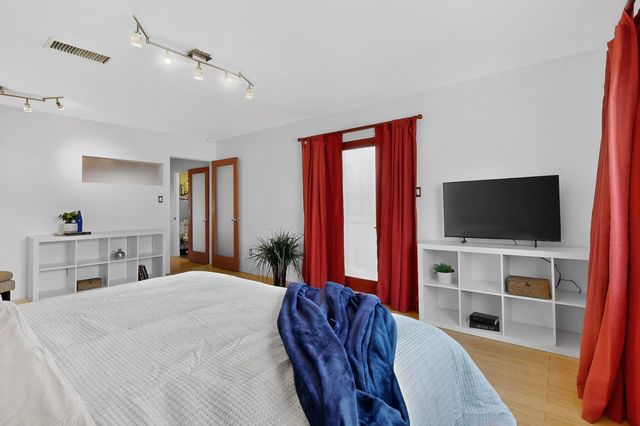 1640 Stanford Drive NE, Albuquerque, NM 87106