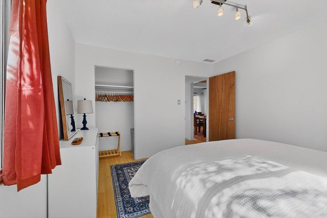 1640 Stanford Drive NE, Albuquerque, NM 87106