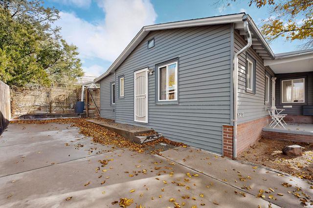 1640 Stanford Drive NE, Albuquerque, NM 87106