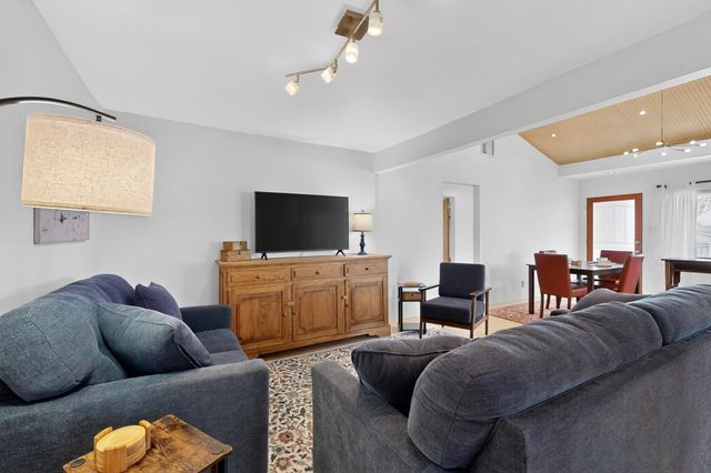 1640 Stanford Drive NE, Albuquerque, NM 87106