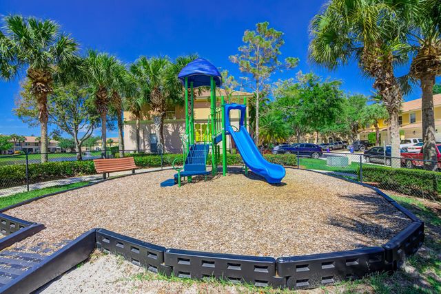 446 Rainbow Springs Terrace, Royal Palm Beach, FL 33411