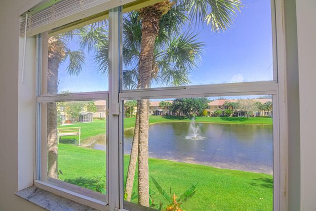446 Rainbow Springs Terrace, Royal Palm Beach, FL 33411