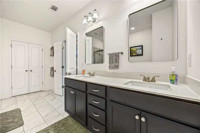 5398 Gray Birch Bend, Flowery Branch, GA 30542