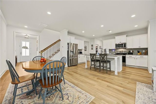 5398 Gray Birch Bend, Flowery Branch, GA 30542