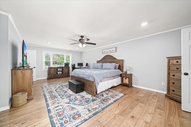 2727 Old Salem Dr, Cookeville, TN 38506