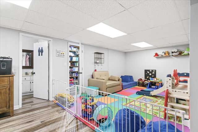 2727 Old Salem Dr, Cookeville, TN 38506