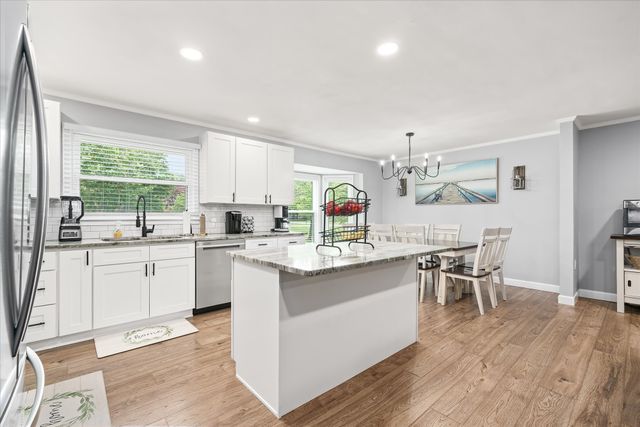 2727 Old Salem Dr, Cookeville, TN 38506