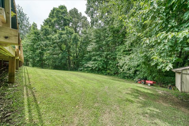 2727 Old Salem Dr, Cookeville, TN 38506