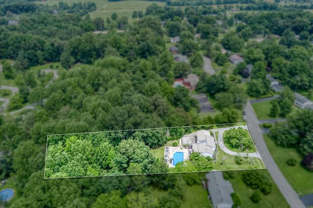 2727 Old Salem Dr, Cookeville, TN 38506